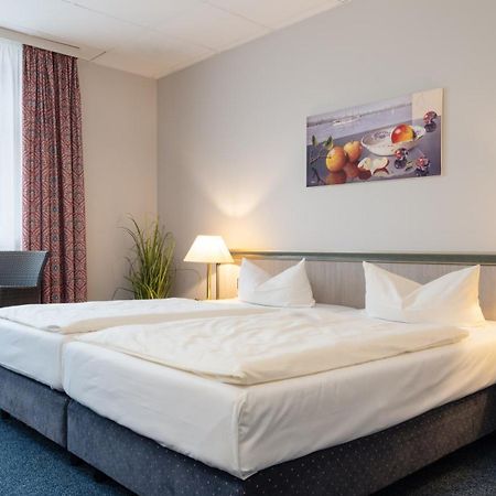 Hotel Kreuzer Wedel Exteriér fotografie