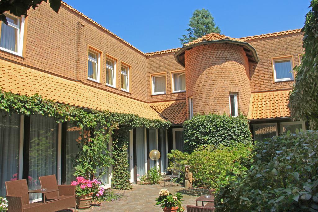 Hotel Kreuzer Wedel Exteriér fotografie
