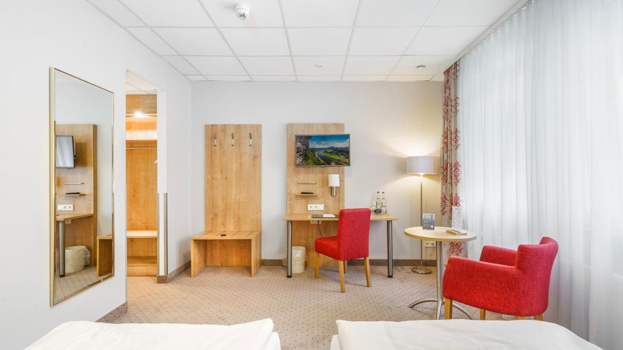 Hotel Kreuzer Wedel Exteriér fotografie