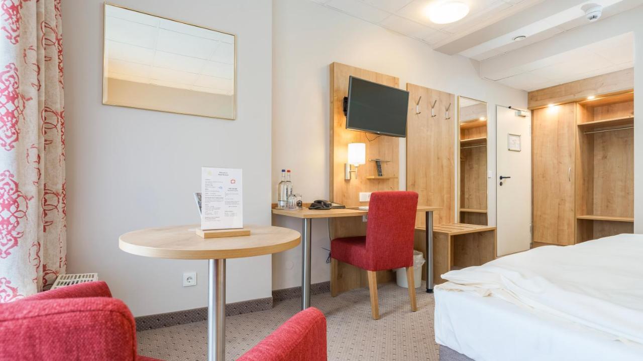 Hotel Kreuzer Wedel Exteriér fotografie