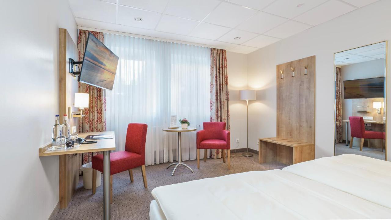 Hotel Kreuzer Wedel Exteriér fotografie