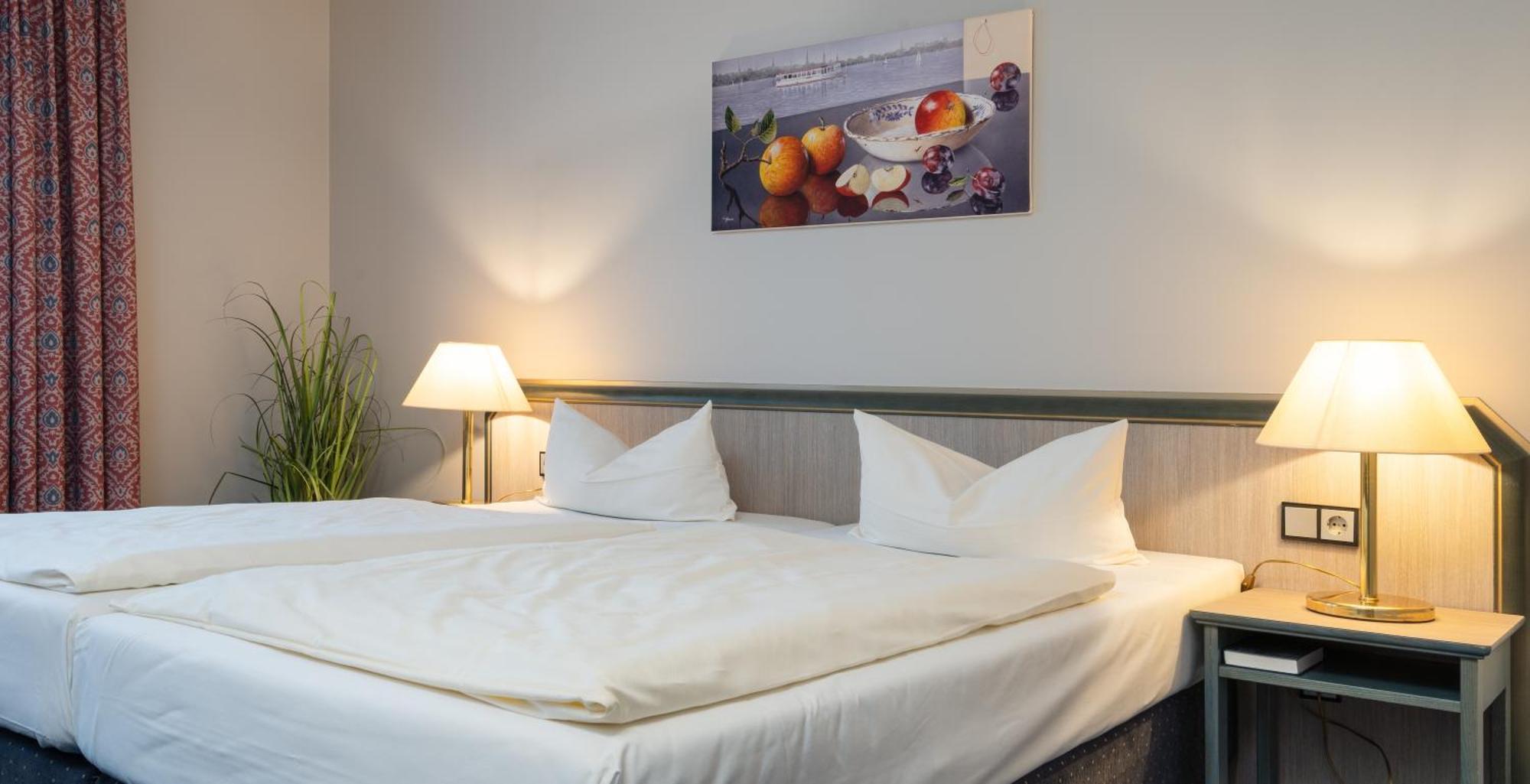 Hotel Kreuzer Wedel Exteriér fotografie