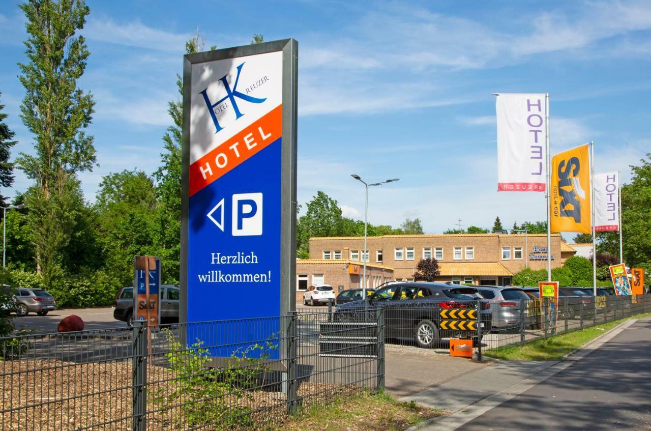 Hotel Kreuzer Wedel Exteriér fotografie